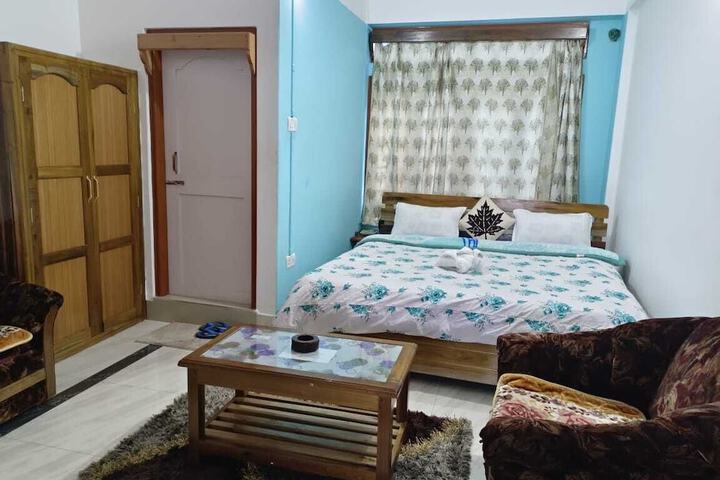 Room 9 of 11