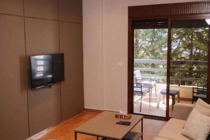 Room 16 of 25