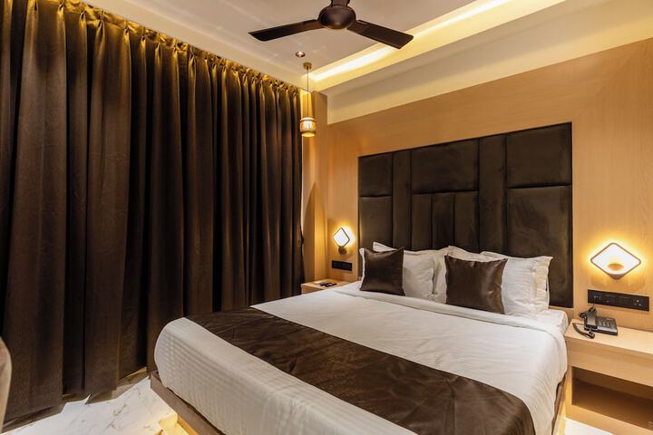 Room 8 of 8