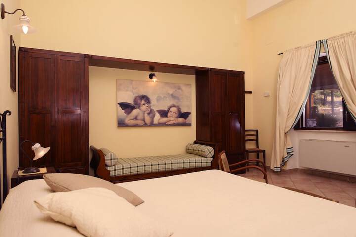 Room 11 of 41