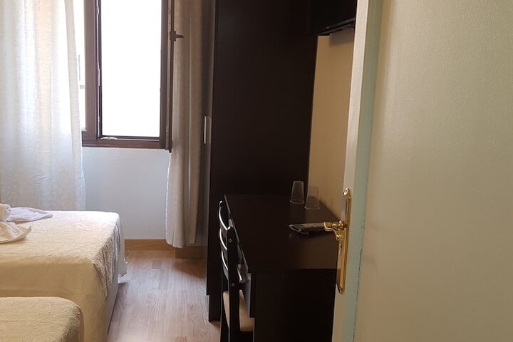 Room 26 of 47