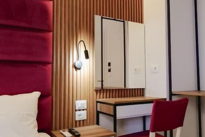 Room 16 of 68