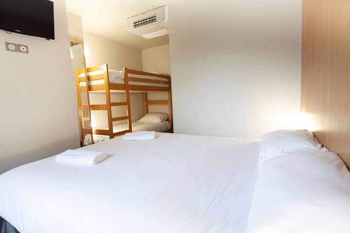 Room 16 of 39