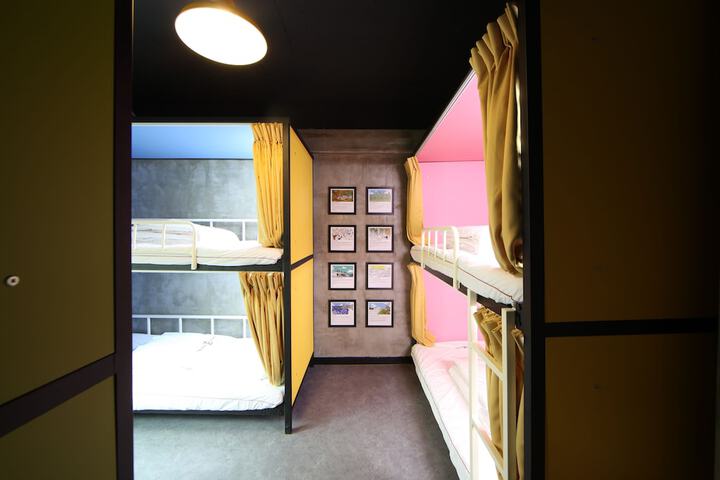 Room 13 of 42