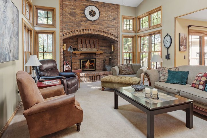 North Oaks Estate