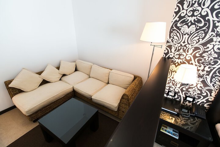 Room 12 of 36