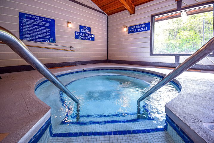 Indoor spa tub