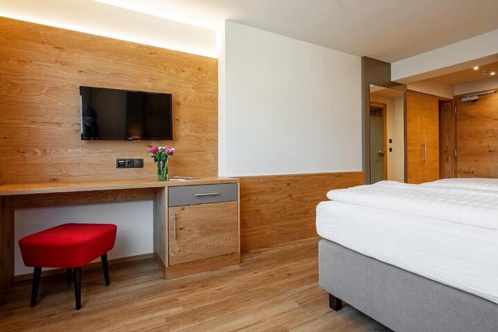 Room 12 of 40