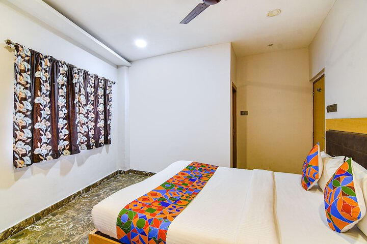 Room 16 of 34