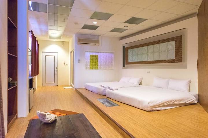 Room 8 of 34