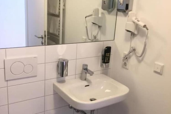 Room 14 of 22