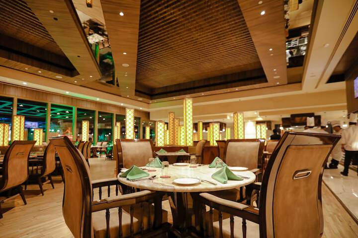 Dining 46 of 71