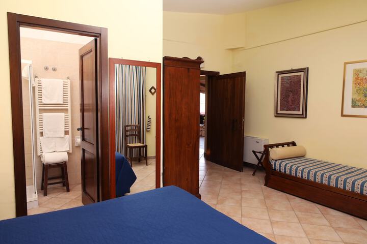 Room 17 of 41
