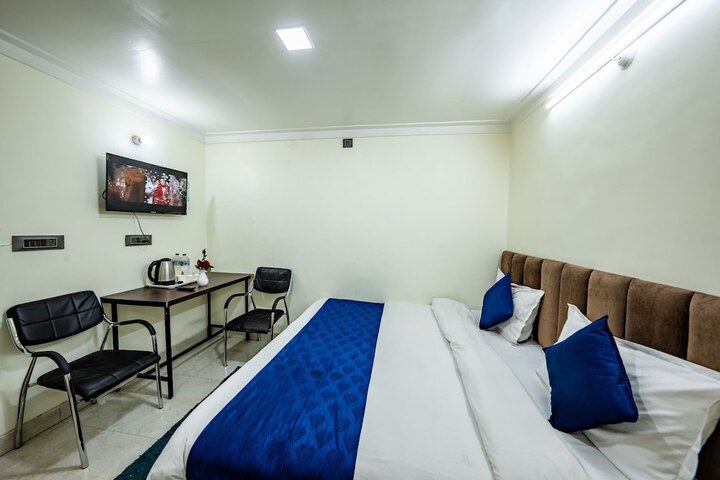 Room 7 of 14