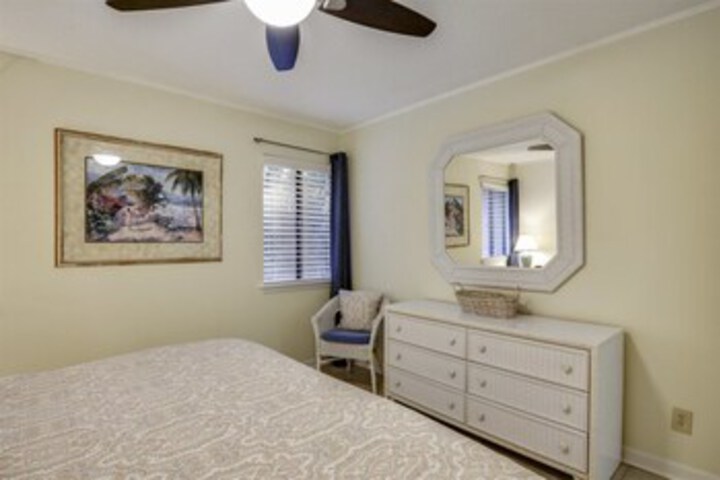 Room 20 of 28