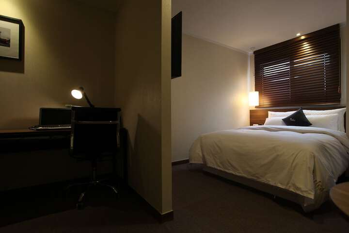 Room 23 of 53