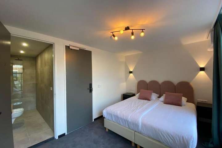 Exterior of Hotel La Noire - Delft City Centre