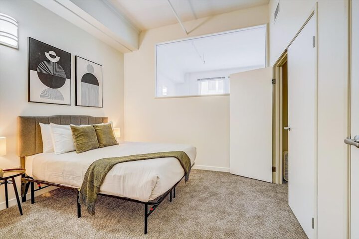 Room 18 of 194