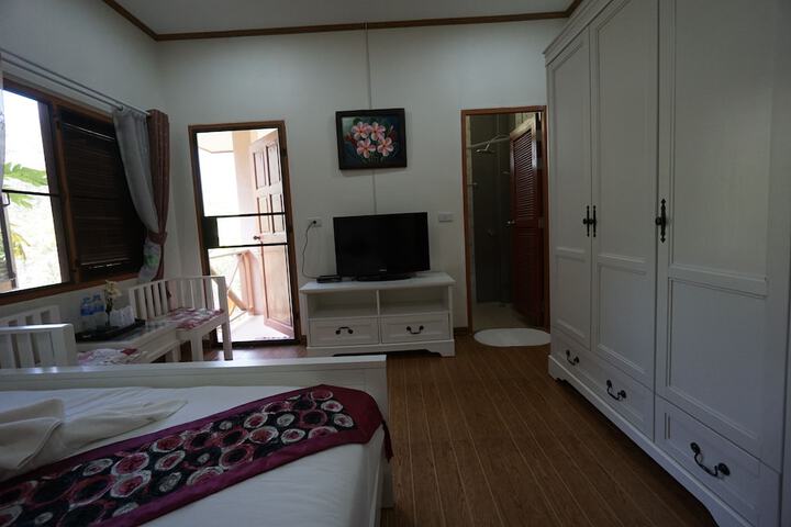 Room 13 of 31
