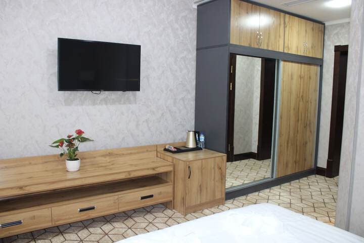 Room 3 of 49