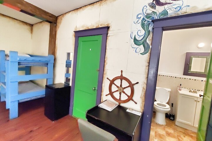 Room 8 of 46