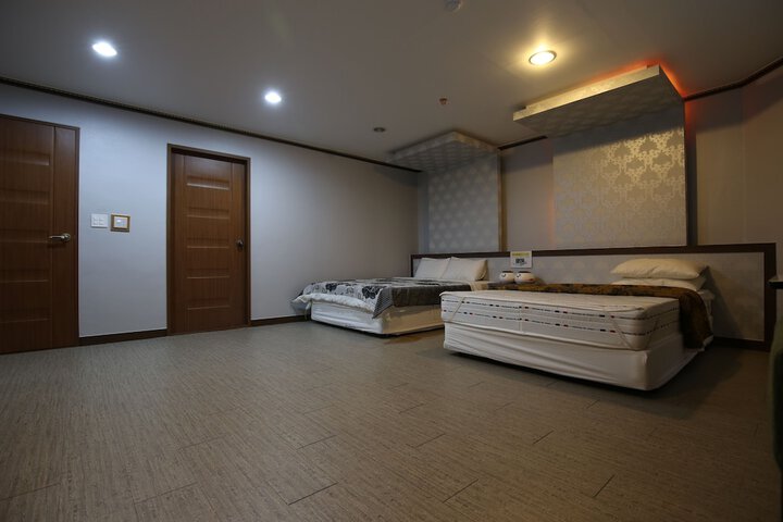 Room 11 of 53