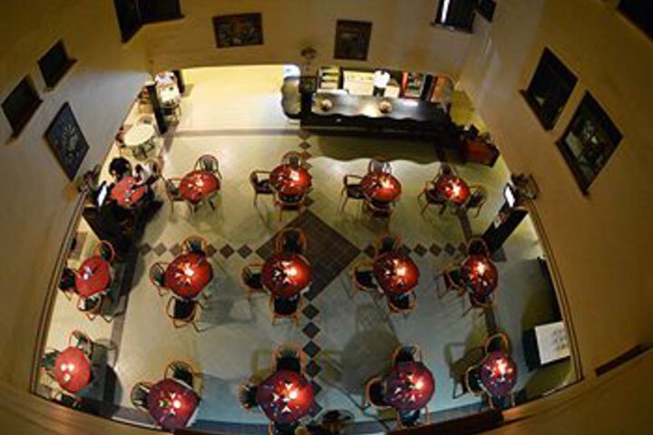 Dining 11 of 13