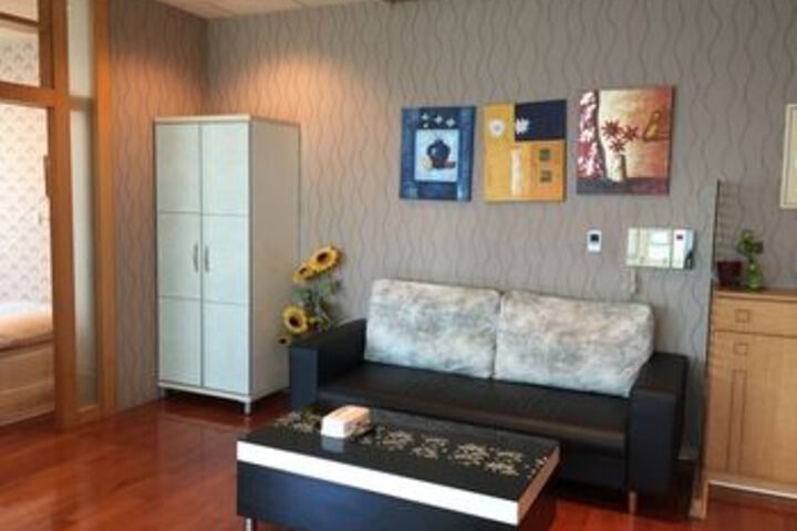 Room 32 of 73