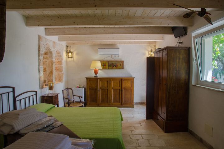 Room 6 of 49