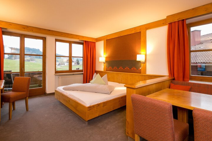 Room 4 of 45
