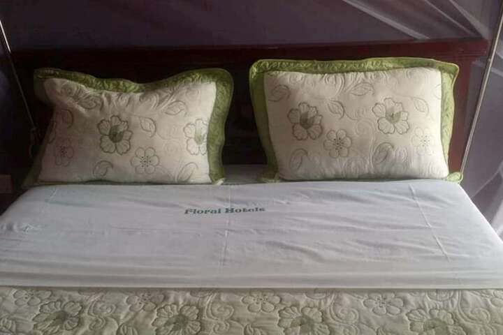 Room 5 of 28