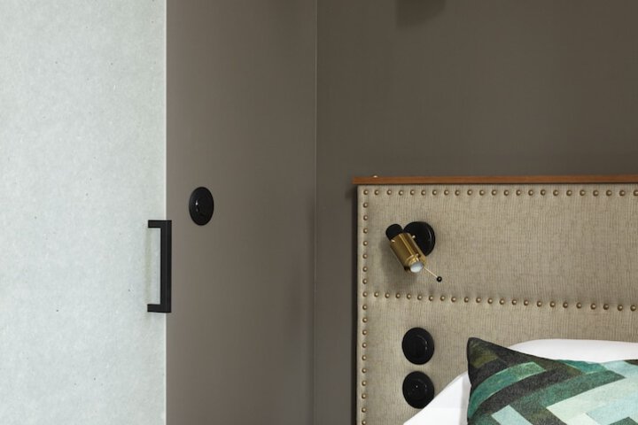 Room 17 of 46