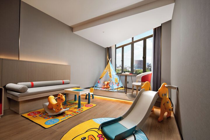 Room 36 of 89