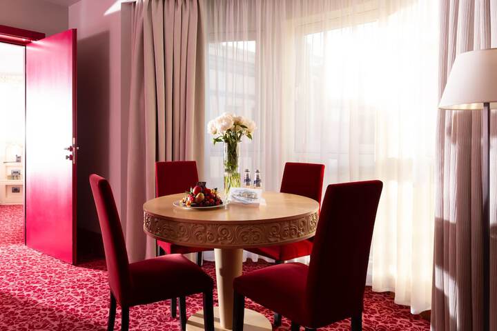 Room 28 of 123