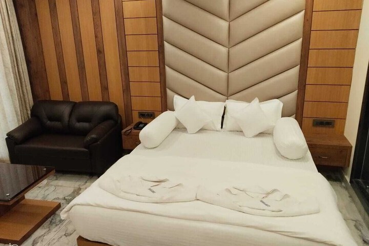 Room 57 of 70