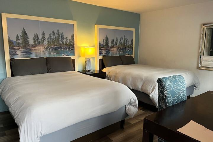 1 Queen Bed (9 of 19)