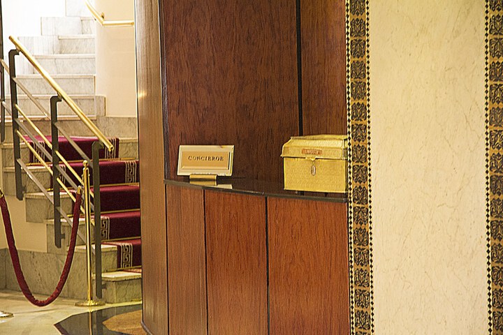 Concierge desk