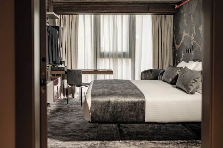 Room 21 of 53