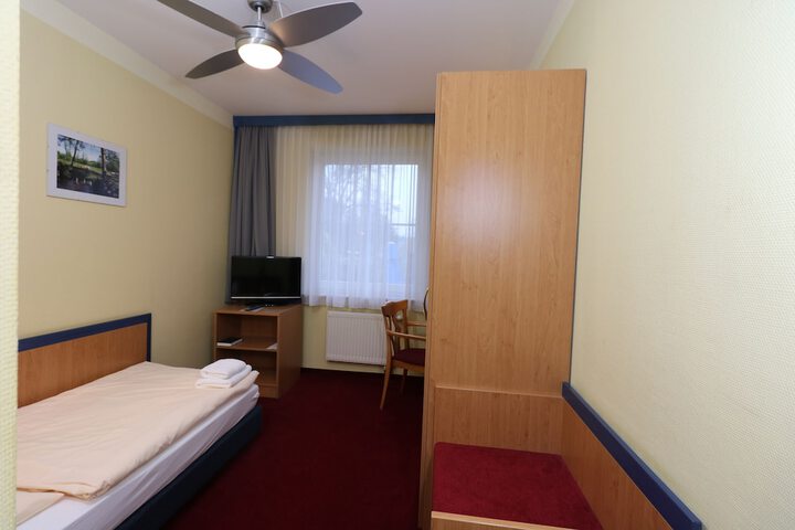 Room 10 of 71