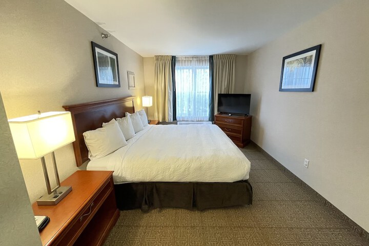 1 King Bed (11 of 31)