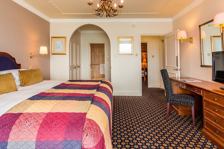 Room 15 of 64