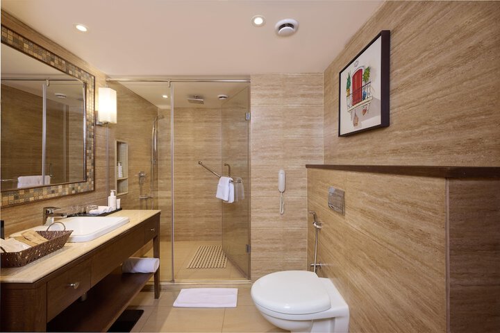 Room 13 of 28