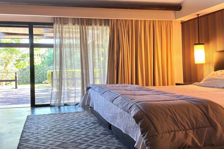 Room 27 of 106