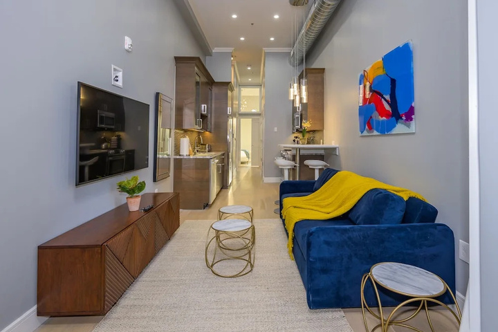 Room 2 of 18