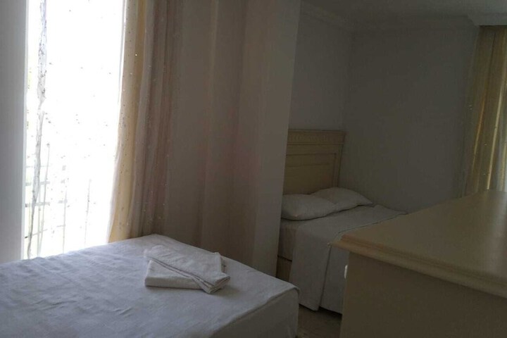 Room 6 of 27