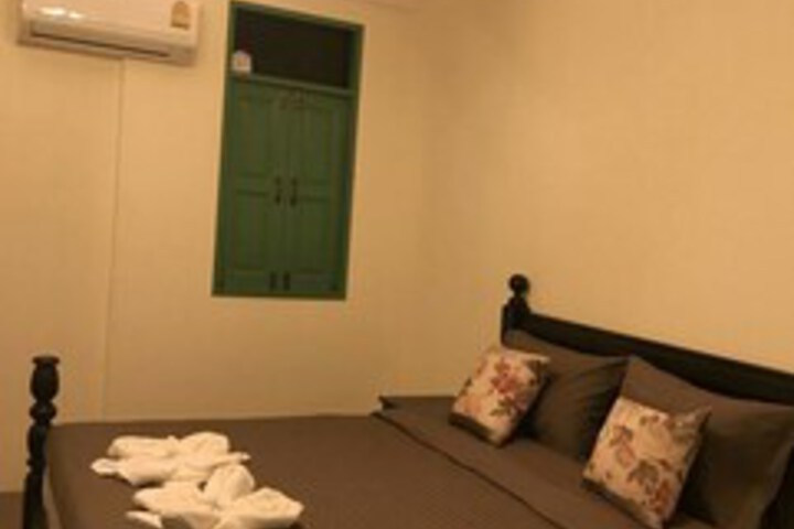 Room 11 of 21