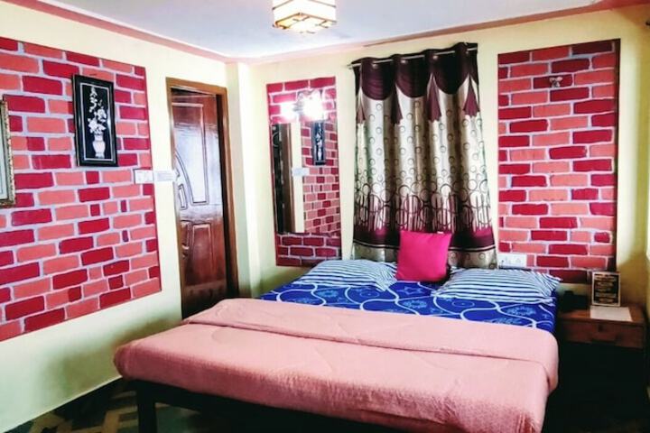 Room 64 of 195