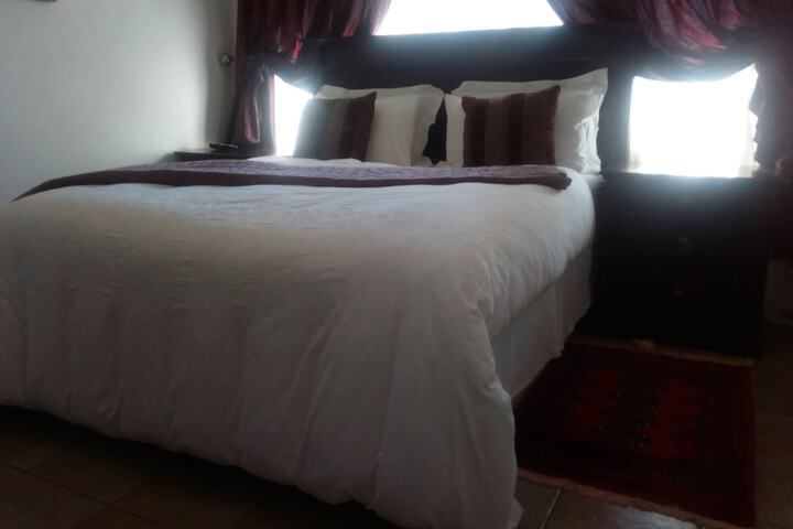 Room 5 of 158