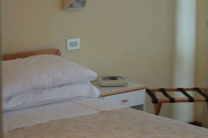 Room 17 of 41