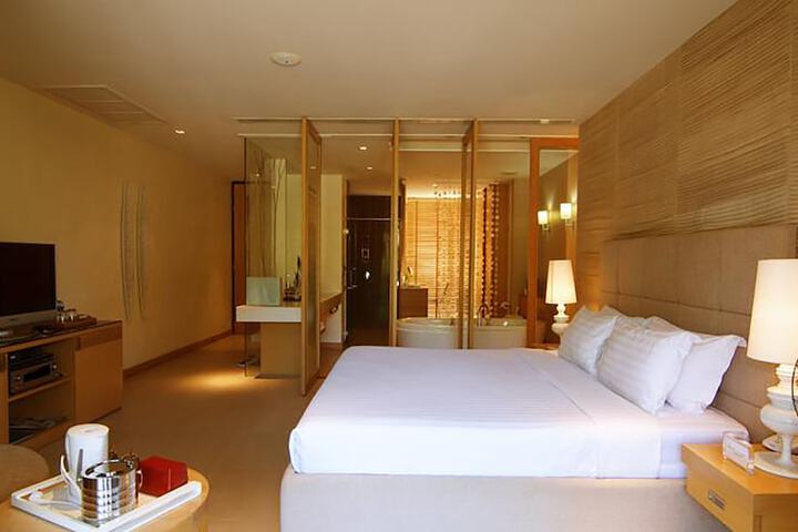 Room 12 of 36